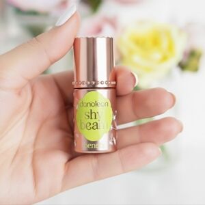 Benefit Cosmetics Shy Beam Highlighter ☆ READ DESCRIPTION☆